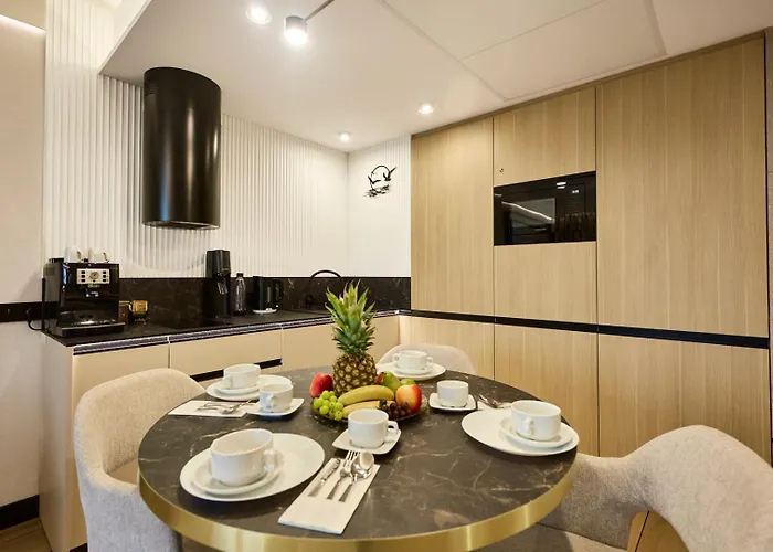 Apartmán Golden Hour Apartments- Loft H 414 *