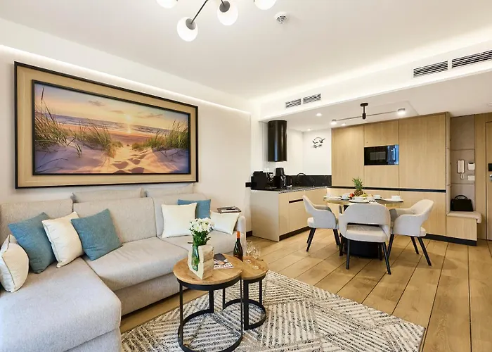 Golden Hour Apartments- Loft H 414 Svinoústí